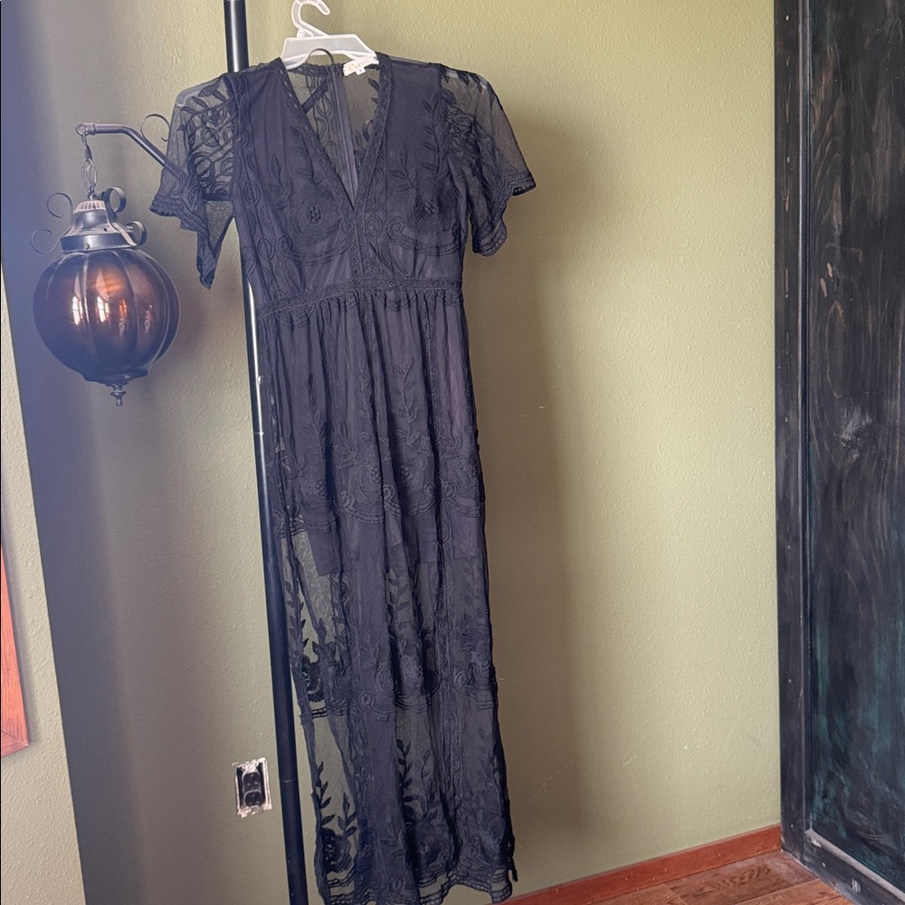 Lace maxi